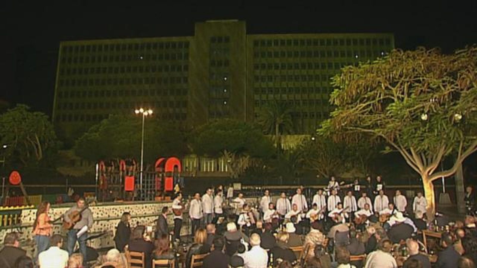 Tenderete - 19/04/15 con la parranda El Chirato y la timplista Laura Martel - Tenderete | Ver