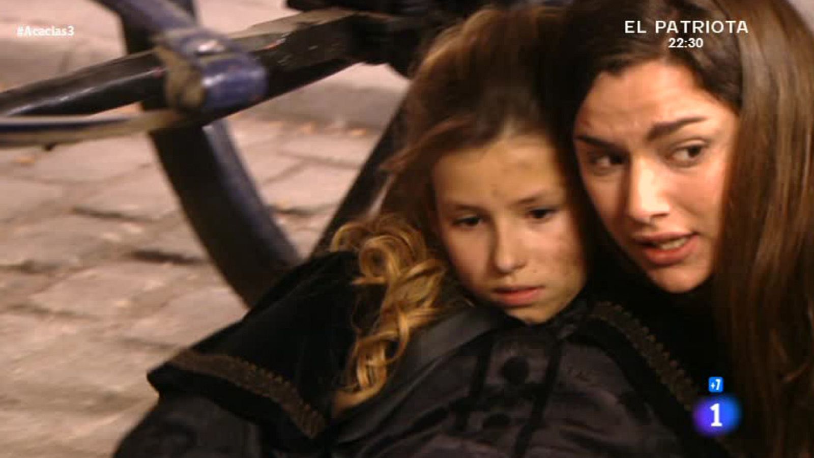 'Acacias 38' - Carlota es atropellada por un coche de caballos