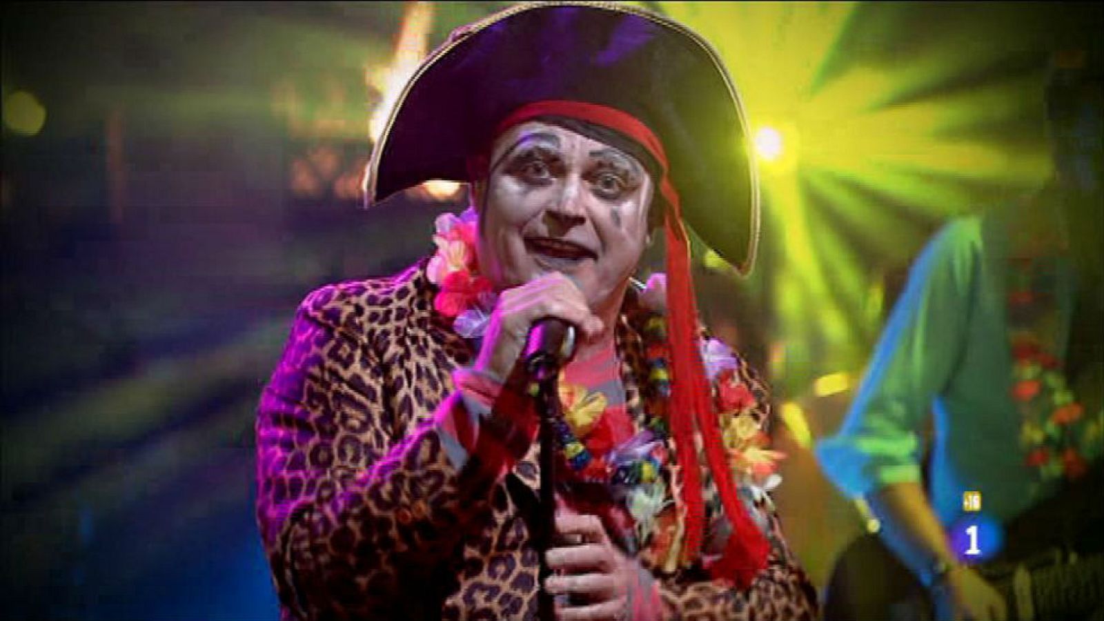 Alaska y Segura: Los toreros muertos cantan 'Mi agüita amarilla'