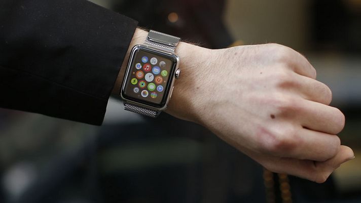 Telediario 1 - Los primeros relojes inteligentes de Apple