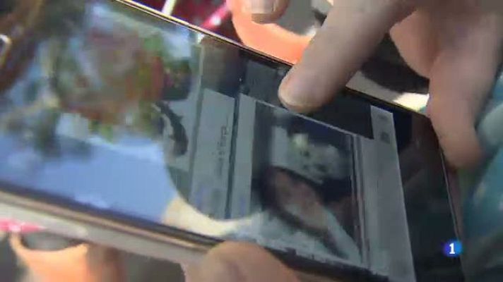 L'Informatiu - Per Sant Jordi, cada cop més roses i llbres virtuals a les xarxes socials