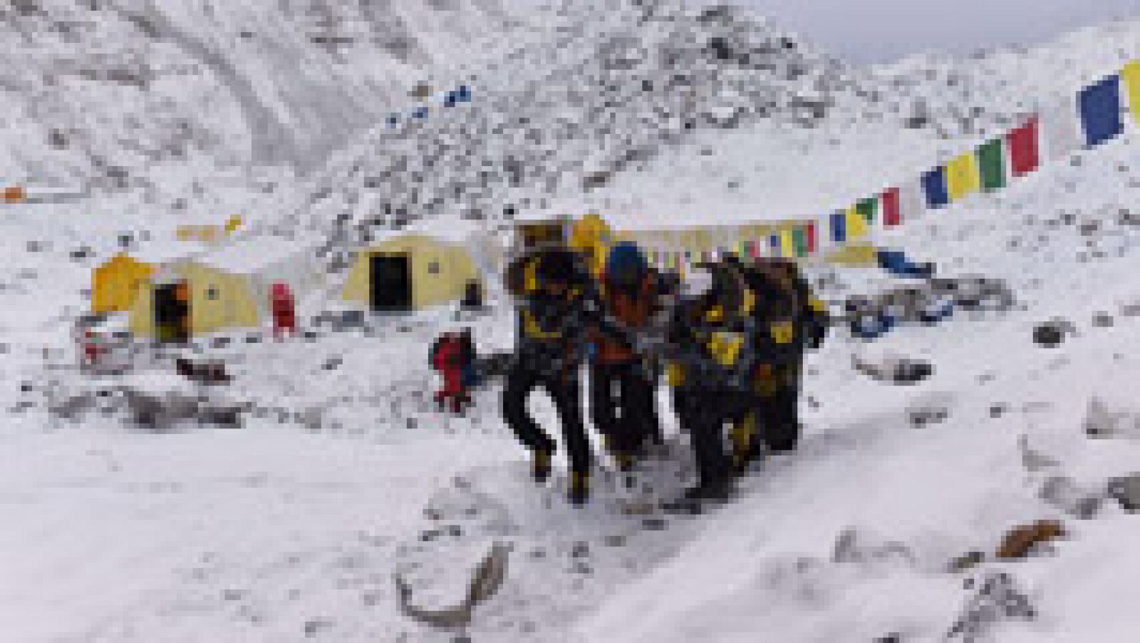 Exteriores localiza a 332 españoles tras el terremoto de Nepal