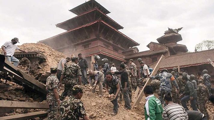 Telediario 1 - Telediario - 8 horas - 27/04/15