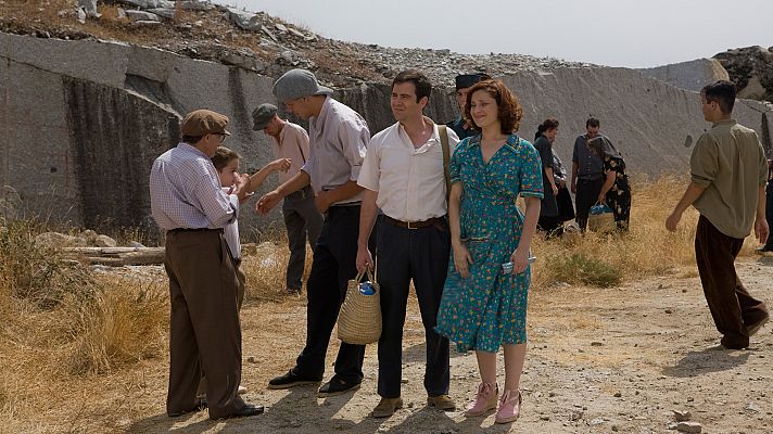 Amar en tiempos revueltos - Episodio 25