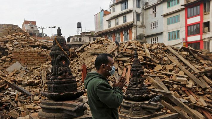 Los desayunos - Más de 8 millones de afectados por terremoto de Nepal