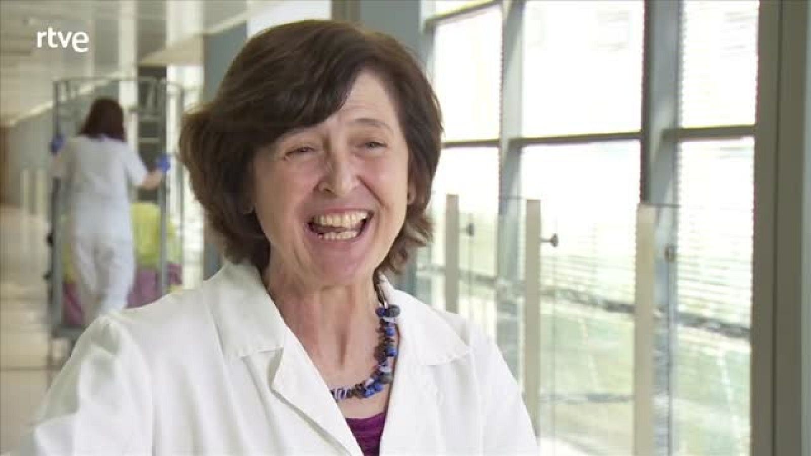 Pilar Carrasco, maestra - Crónicas | Ver