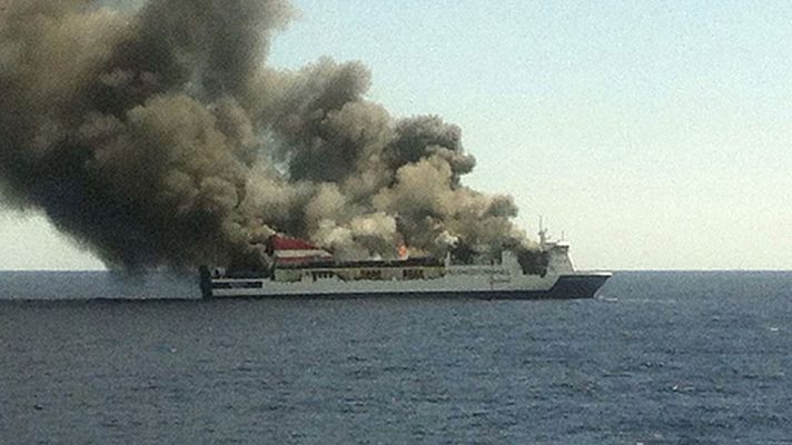 La tarde en 24h - Un incendio obliga aevacuar a 150 pasajeros de un ferry