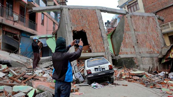 Telediario 1 - Telediario - 8 horas - 30/04/15