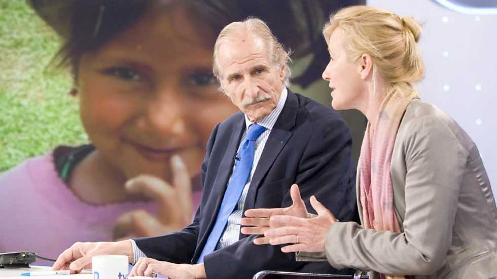 Los Desayunos de TVE - Carmelo Angulo, presidente de Unicef Comité Español, y la actriz Ana Duato, embajadora de la organización - Ver ahora