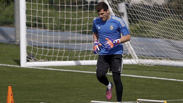 Telediario 1 - Iker Casillas: "Si tengo que  elegir, me quedo con la 'Champions'"