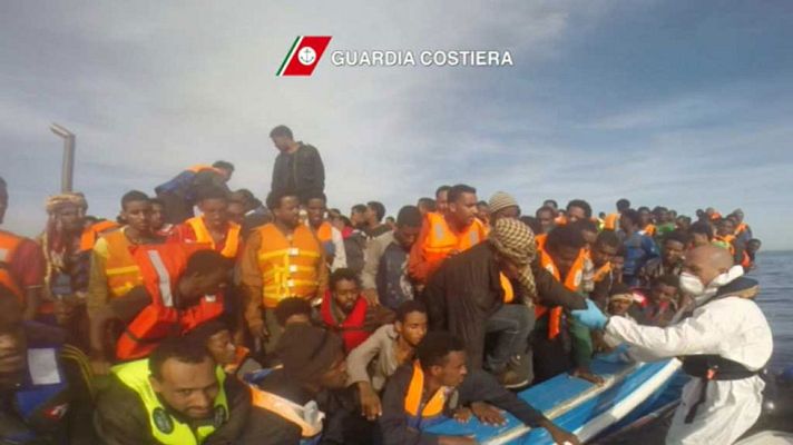 Telediario 1 - Más de 5.800 personas rescatadas en el Mediterráneo