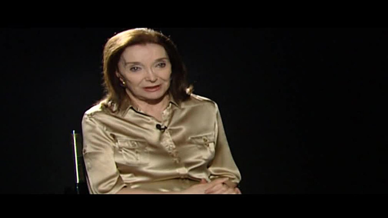 Núria Espert es uno de los talentos más sobresalientes de la escena teatral española. La actriz catalana, que está sobre los escenarios desde hace más de cinco décadas, ofrece una larga entrevista a RTVE.es para una nueva entrega de Habla con, en la