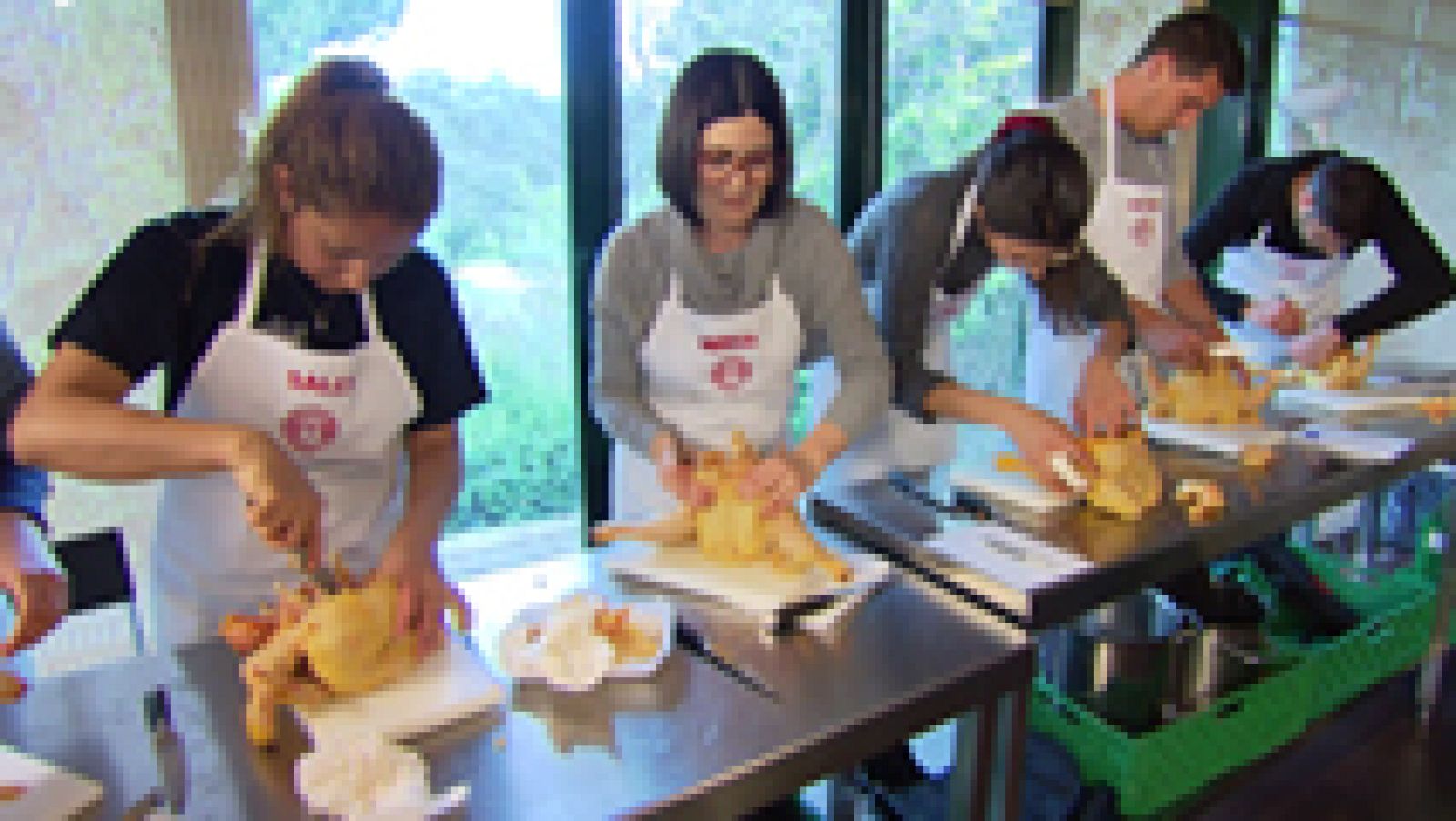 MasterChef 3 - Clase de deshuesar y rellenar aves