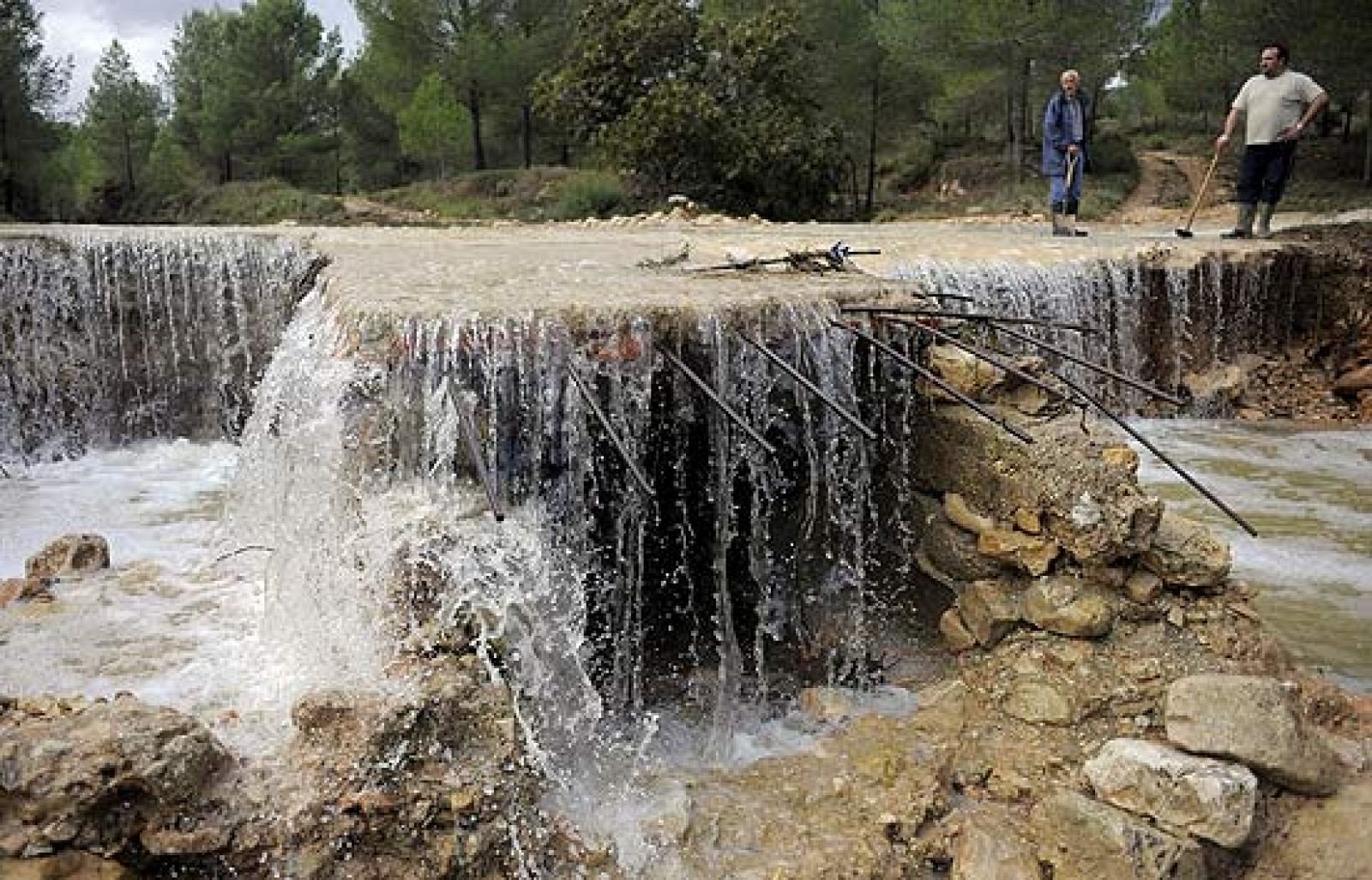 Telediario 1 en cuatro minutos - 10/10/08 | Ver