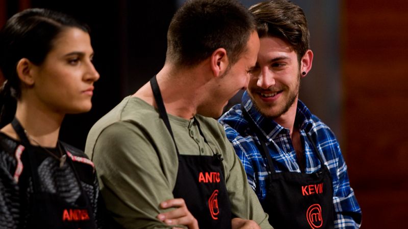 MasterChef 3 - Kevin y Fidel, ¡le echan un par de huevos!