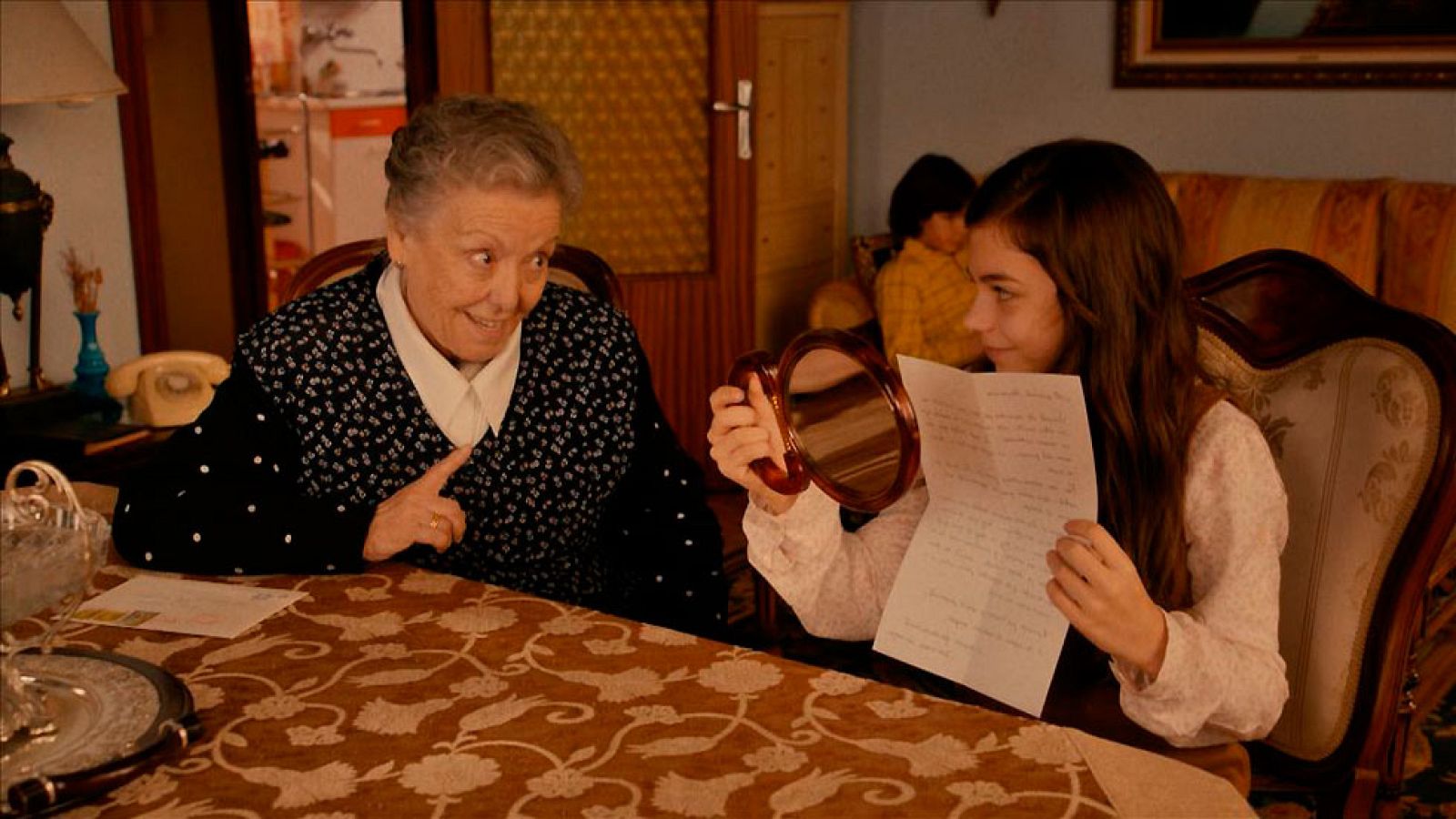 Cuéntame cómo pasó - "Abuela, tu novio es un poco cursi"