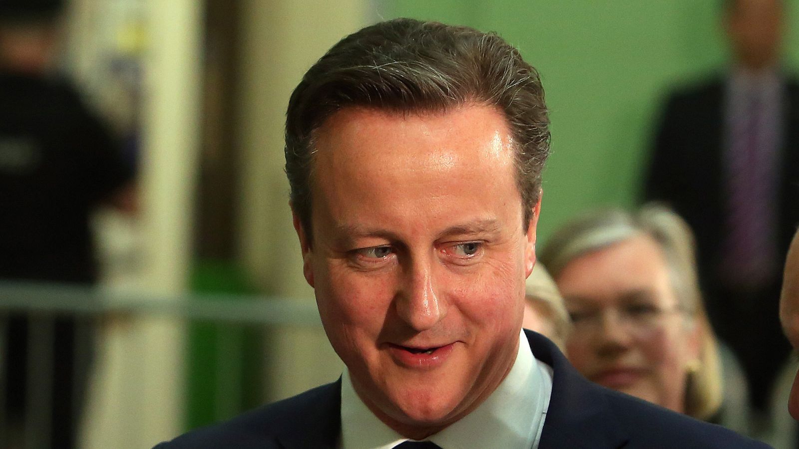 Los conservadores de Cameron rozan la mayoría absoluta en Reino Unido, según los sondeos | Ver