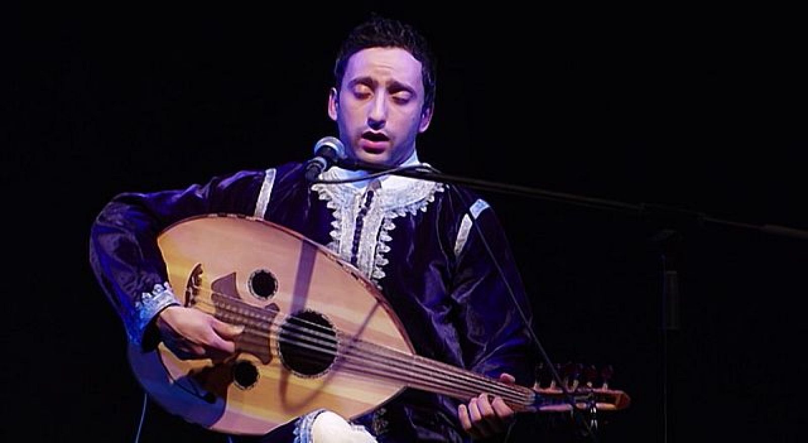 Con la infancia de Palestina