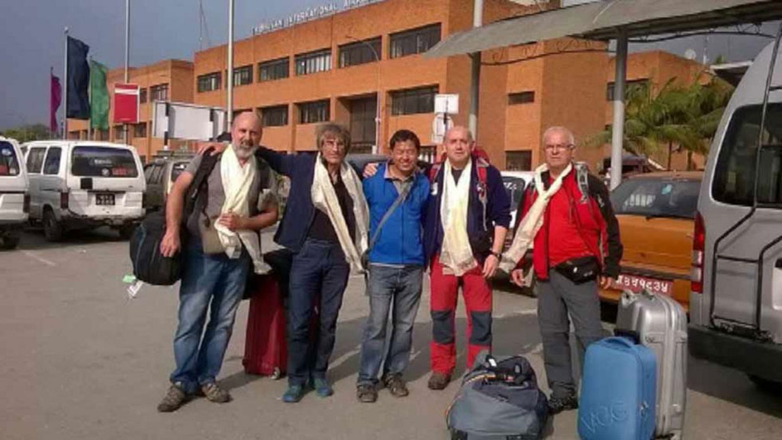 Siguen desaparecidos los seis españoles en el valle de Langtang