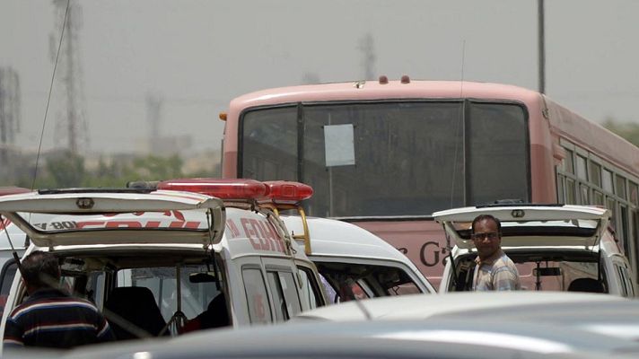 Informativo 24h - Matan a 43 chiíes en un autobús en Karachi