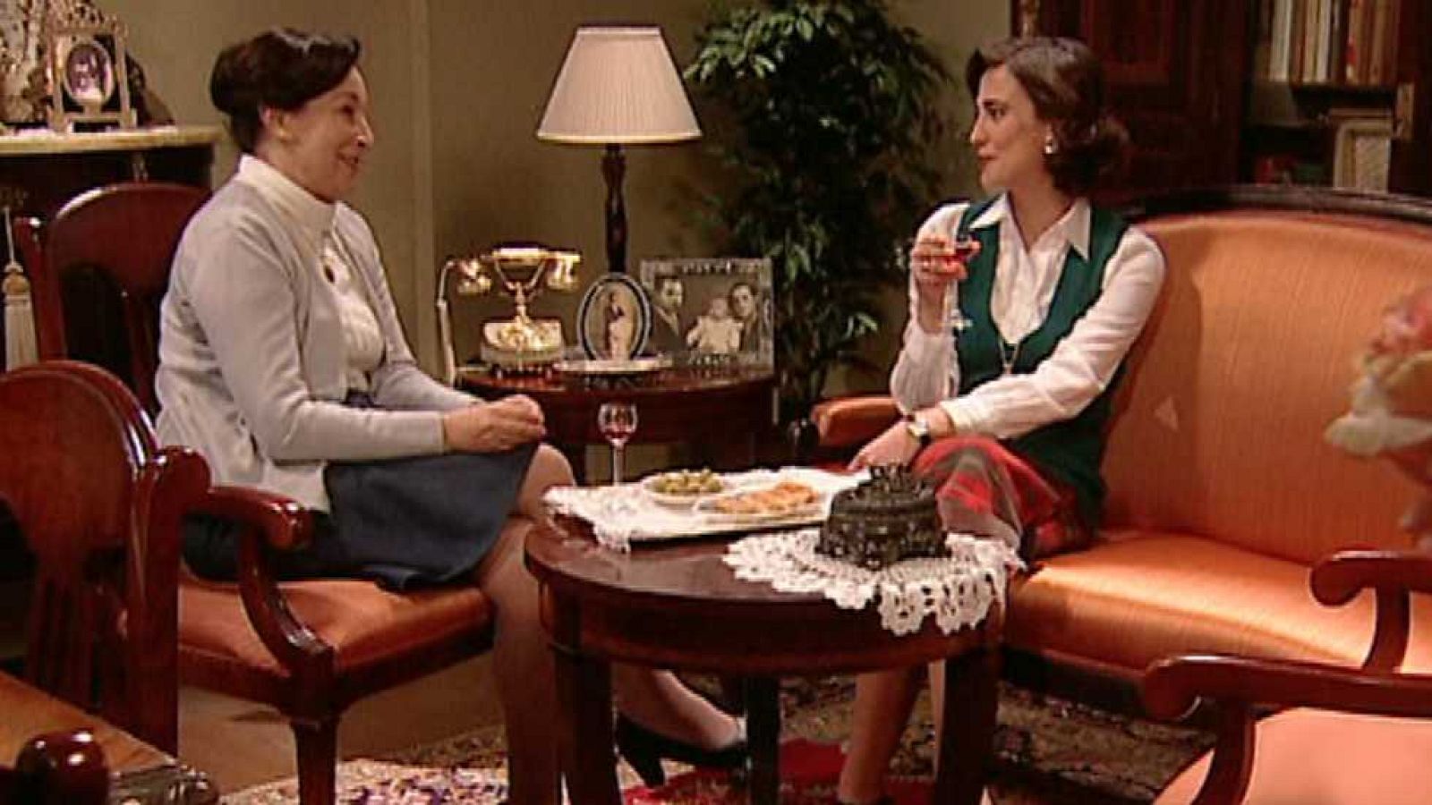 Amar en tiempos revueltos - T5 - Capítulo 117 - ver ahora