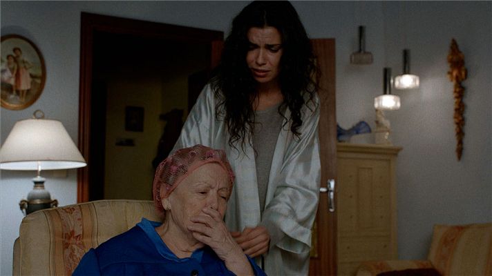 Cuéntame cómo pasó - Herminia, angustiada por Mercedes y Antonio