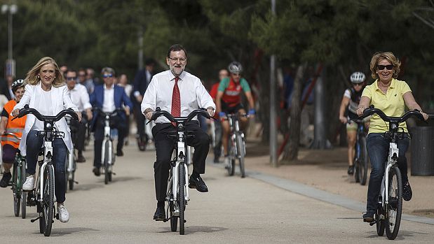 Rajoy acompaña a Aguirre y Cifuentes en Madrid y Sánchez acude a Andalucía sin coincidir con Susana Díaz