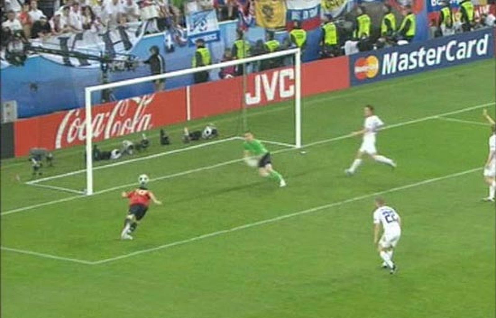 La selección española lleva 25 partidos consecutivos sin perder, sumandas todas las competiciones y amistosos, y 620 minutos si encajar un gol.