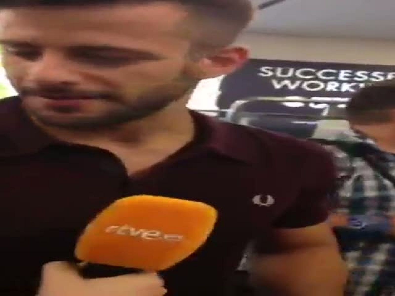 Eurovisión 2015 - Todos quieren saludar a Edurne