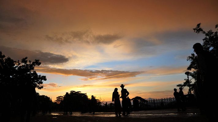 El tiempo - Viento fuerte en Estrecho, Alborán y costa gallega