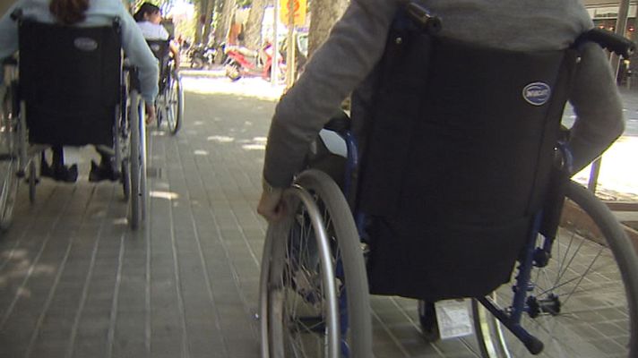 Telediario 1 - Empresarios experimentan en primera persona los retos diarios que afrontan los discapacitados