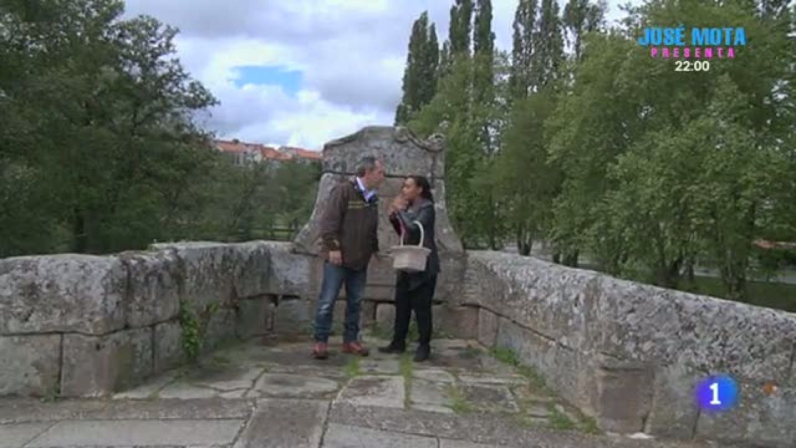 Lucía y la cesta de la abuelita