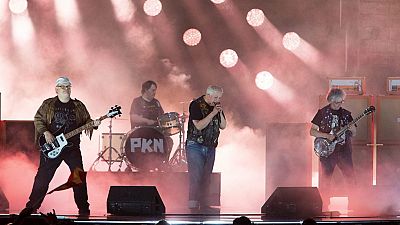 Finlandia: Pertti Kurikan Nimipvit canta "Aina Mun Pit