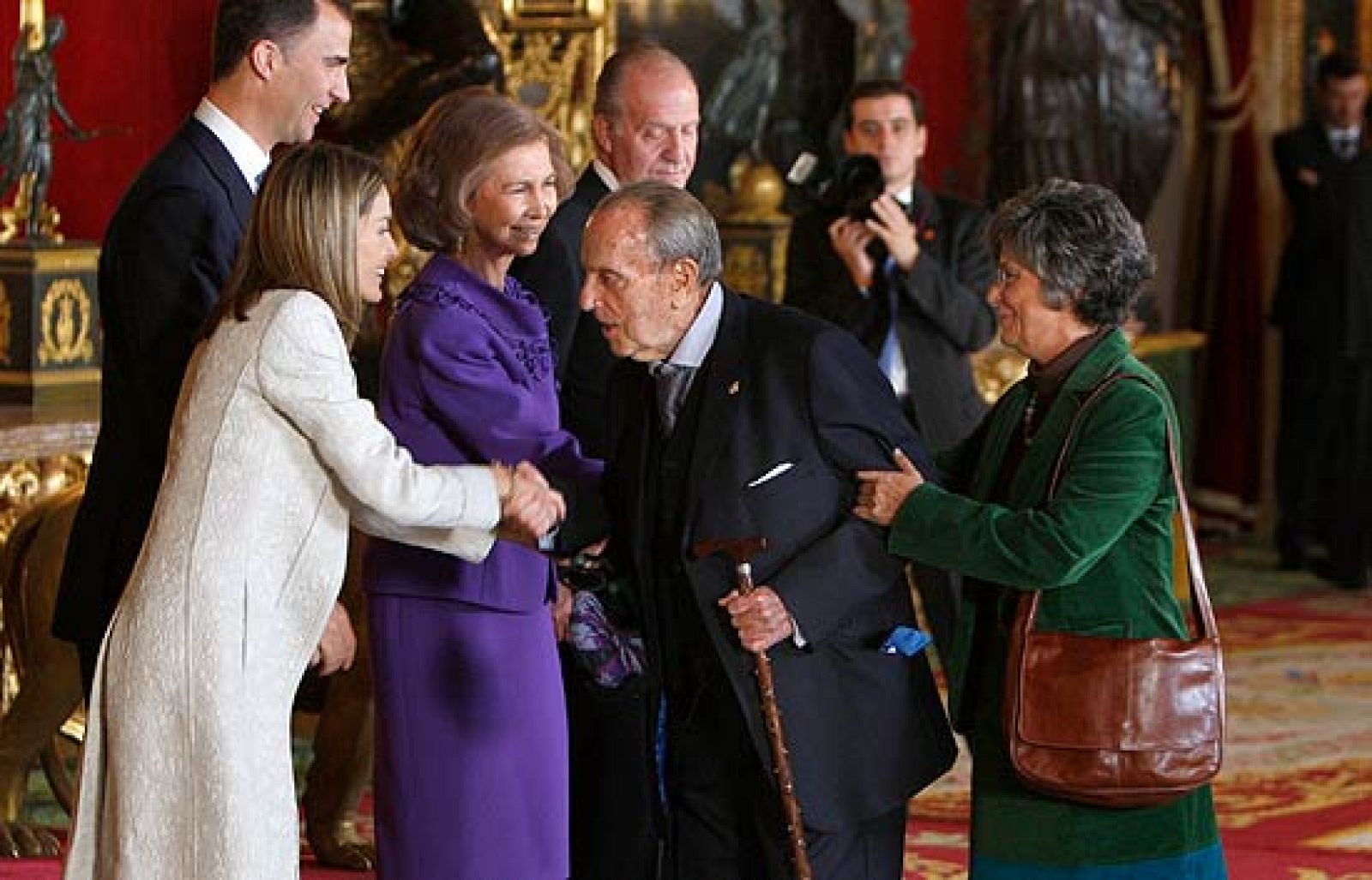 Los Reyes presiden la tradicional recepción de la Fiesta Nacional
