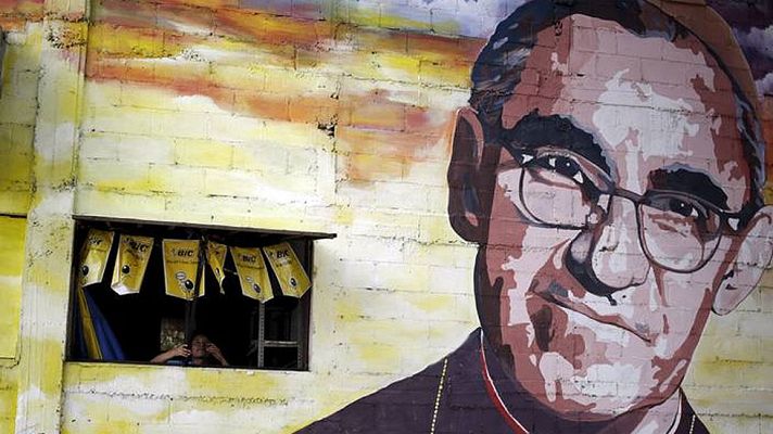 Informativo 24h - La Iglesia Católica beatifica a monseñor Romero 35 años después de su asesinato