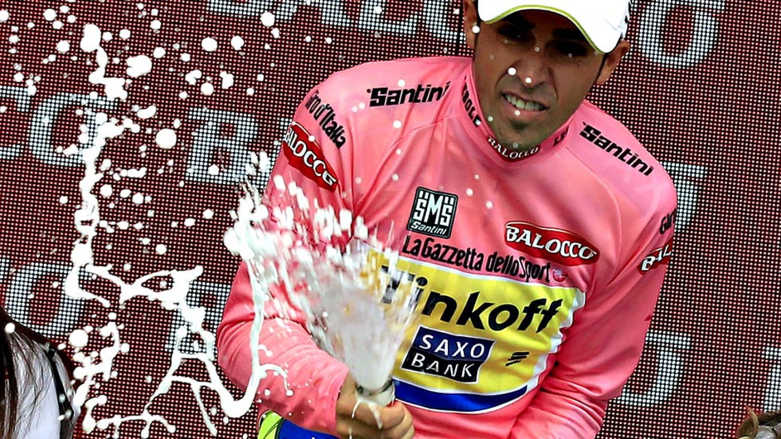¿Para mí ha sido una gran sorpresa¿, aseguraba Contador nada más recoger la maglia rosa del podio. ¿He ido regulando en todo momento, las sensaciones eran buenas. He visto por velocidad que no iba demasiado rápido en la primera parte, pero he visto q