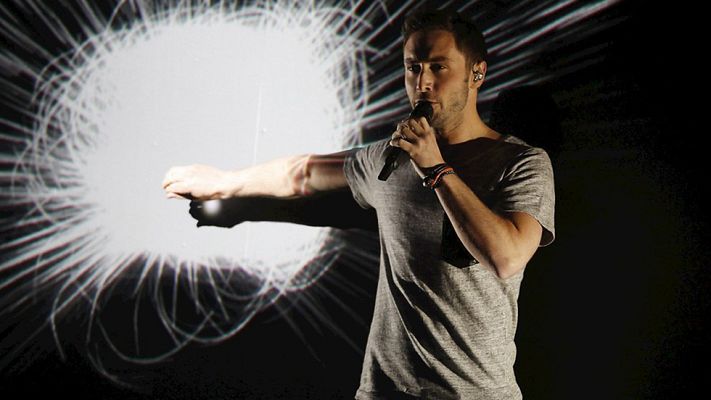 Eurovisión - Suecia: Måns Zelmerlöw canta 'Heroes'
