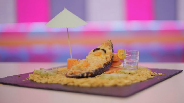  - Pingüino de Berenjena tumbado al sol