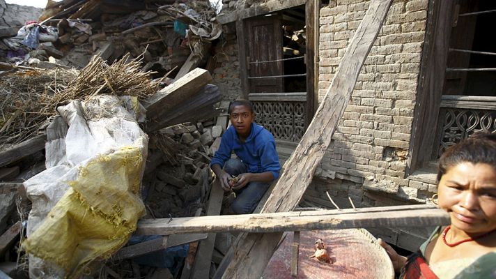 Telediario 1 - Las lluvias torreciales del Monzón amenazan con empeorar la situación humanitaria en Nepal