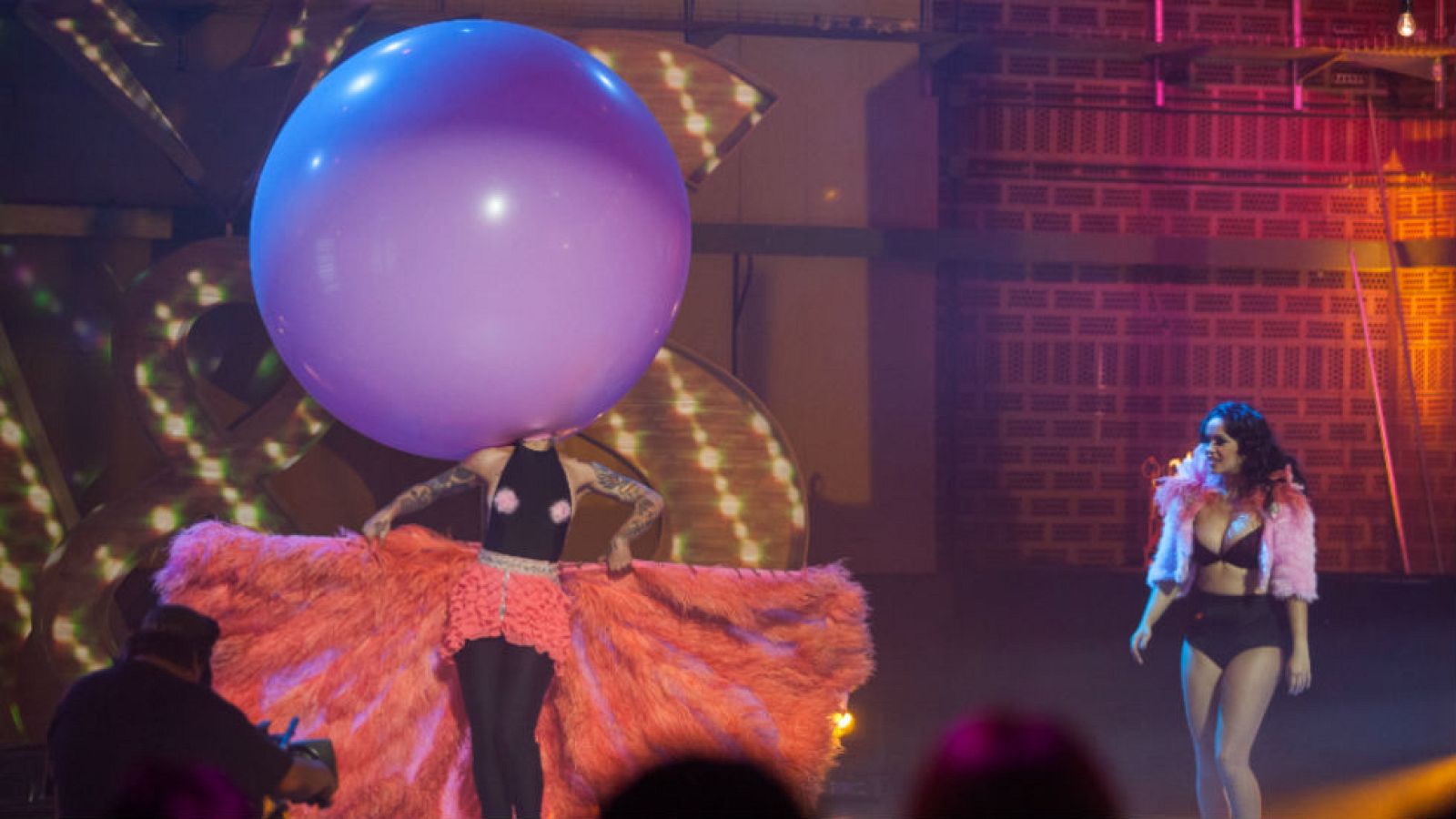 Vinila Von Bismark - Vinila Balloon