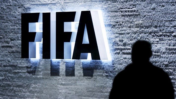 Telediario 1 - La FIFA, la asociación privada que gobierna 209 federaciones de fútbol