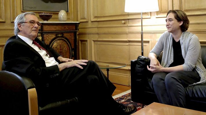 Telediario 1 - Colau y Trías se reúnen para el traspaso de poderes