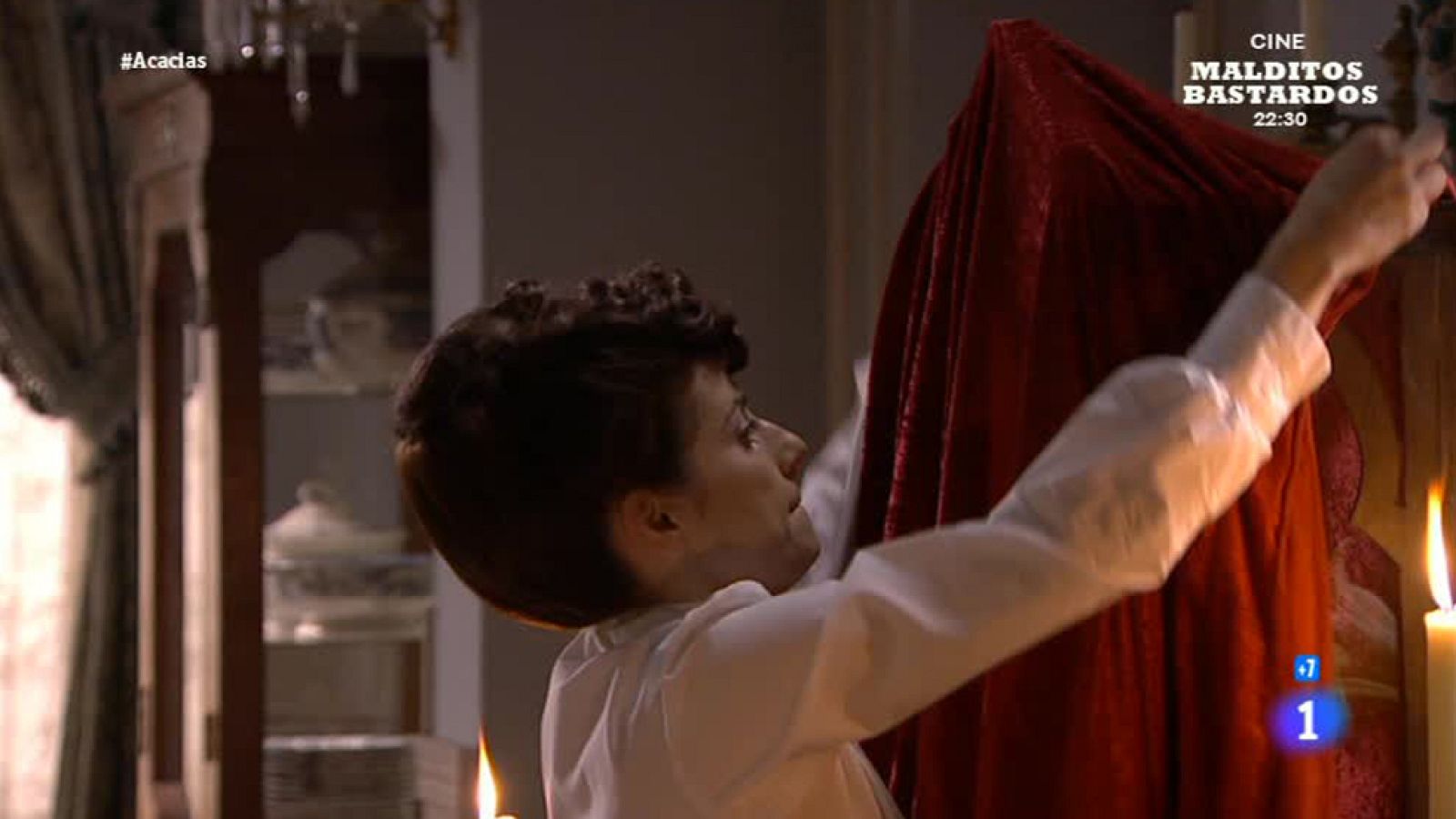 'Acacias 38' - Trini le roba la Virgen de los Milagros a Cayetana