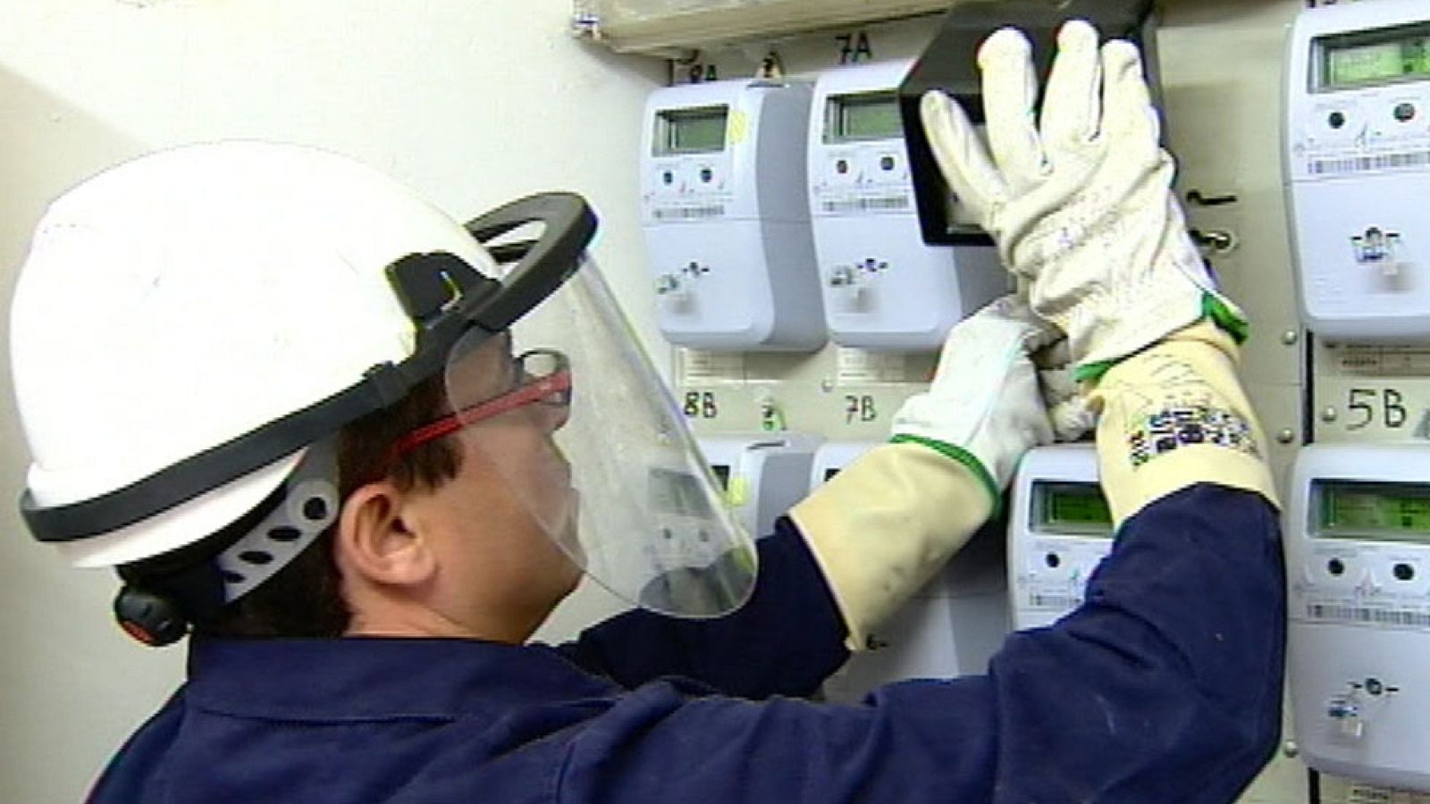 El gasto eléctrico de 12 millones de hogares se mide ya con contadores inteligentes