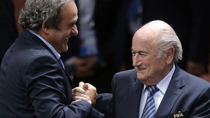 Telediario 1 - Pese a la crisis de corrupción, Blatter gana fácil un quinto mandato