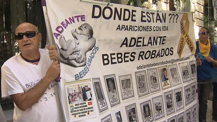 Telediario 1 - Protesta en Madrid de asociaciones de bebés robados