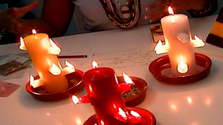 España Directo - Detenido un santero por estafar 100.000 euros