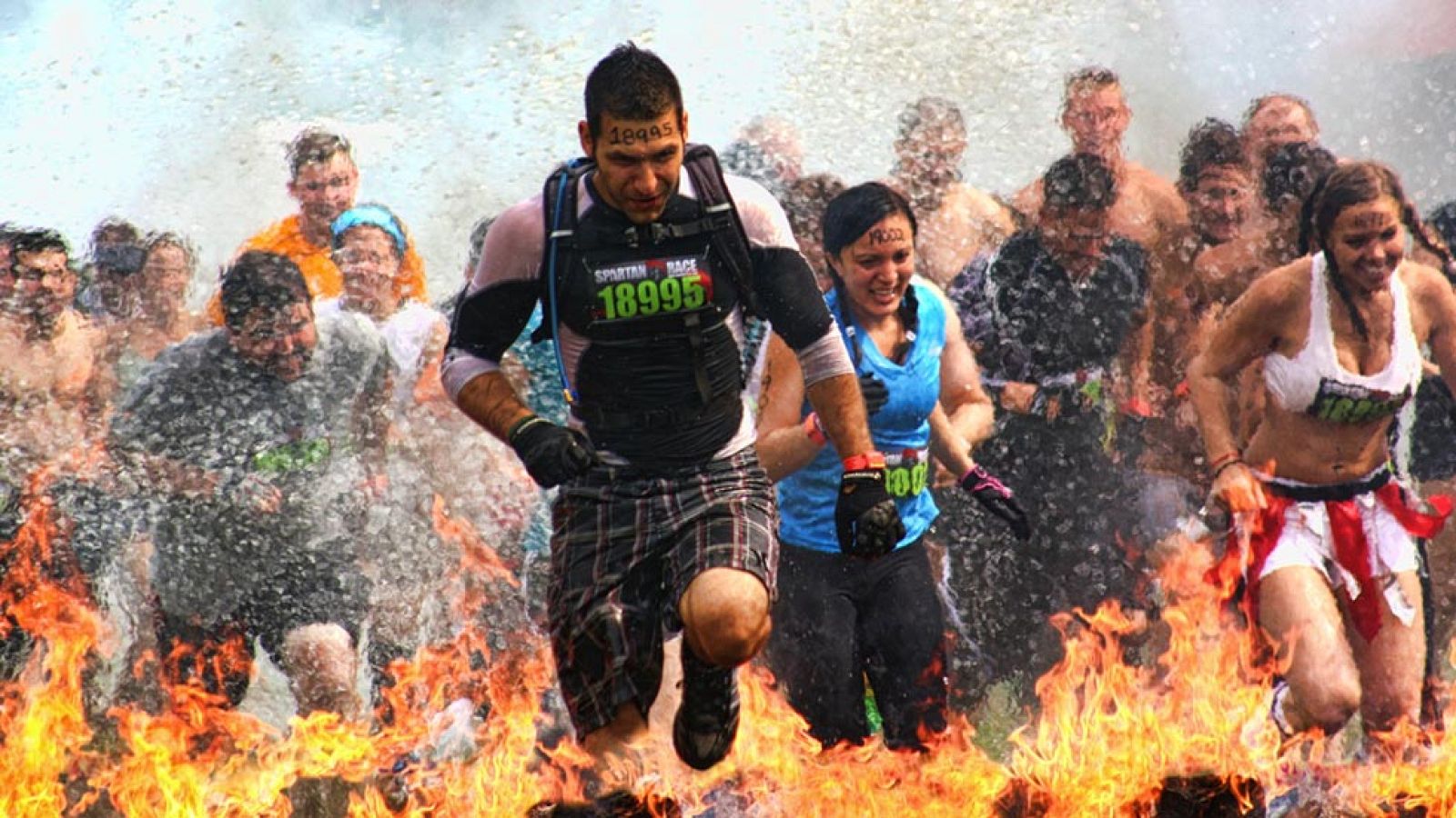 Este fin de semana en Madrid se ha celebrado otro tipo de carrera, que no es una maratón, pero es muy dura también: la Spartan Race. Es la prueba de obstáculos más dura del mundo y está inspirada en entrenamientos militares. Más de 10.000 personas ha