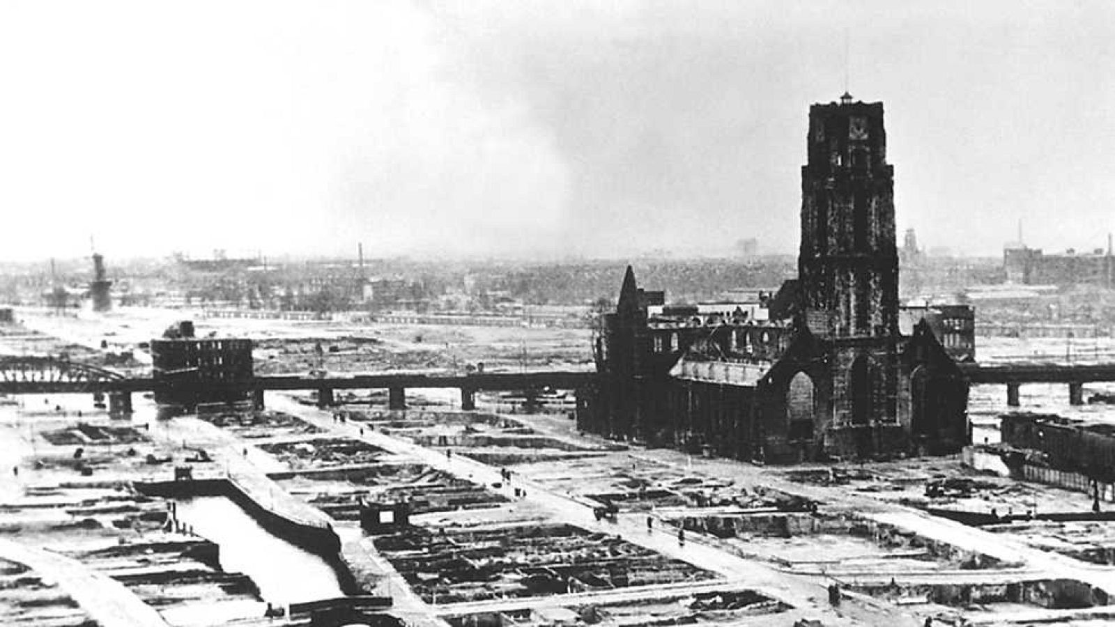 Documenta2 - Oliver Stone: La historia no contada de Estados Unidos - La Segunda Guerra Mundial - ver ahora