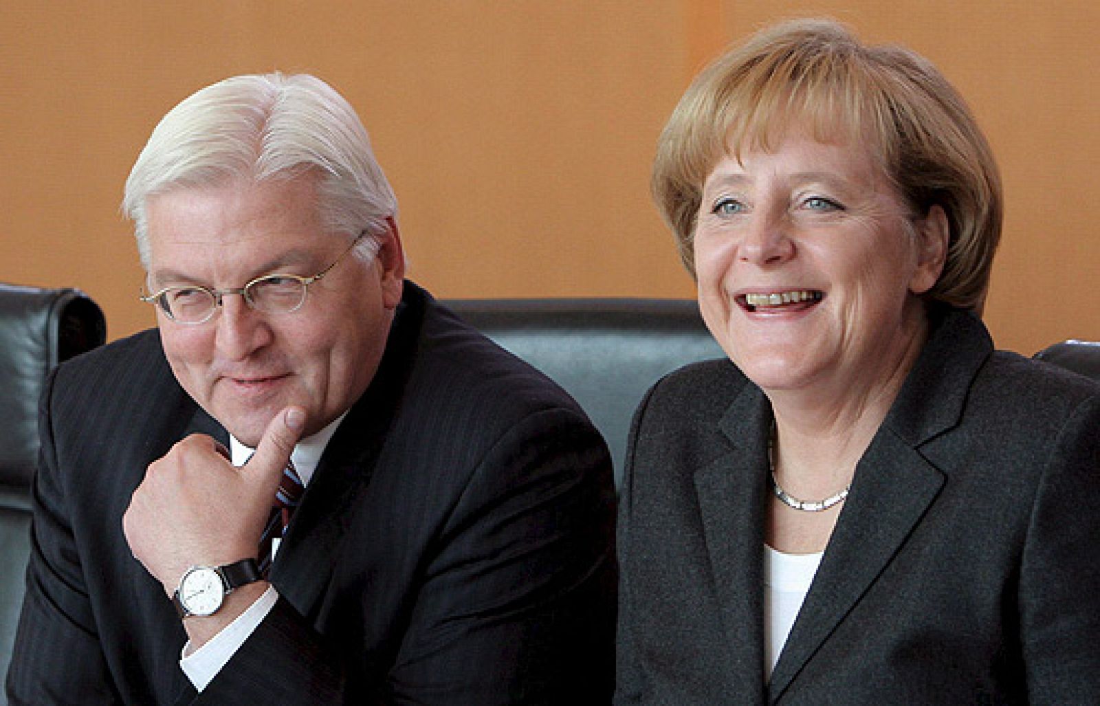 Telediario 2 en cuatro minutos - 13/10/08 | Ver